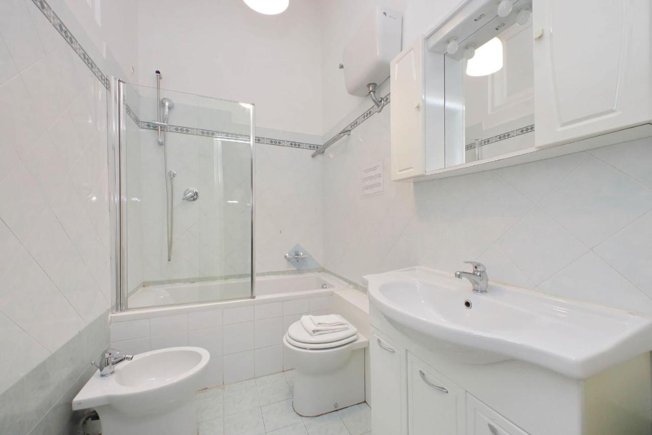 Appartement Dandolo In Trastevere By Halldis Rome